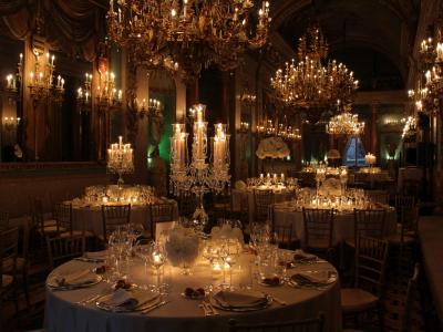 Palazzo Borghese Firenze - Nel centro di Firenze antico Palazzo del 1400 oggi location per meeting, ricevimenti e gala dinner: tutti i saloni, i contatti e i servizi offerti.