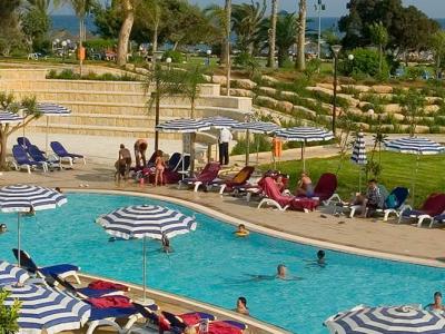 St Raphael Resort & Marina - L'elegante 5 stelle di Cipro dispone di un ampio e moderno centro congressi in grado di ospitare fino a 500 persone, 216 camere e  ampi spazi esterni rispondere ad ogni esigenza organizzativa. Contattaci per un preventivo.