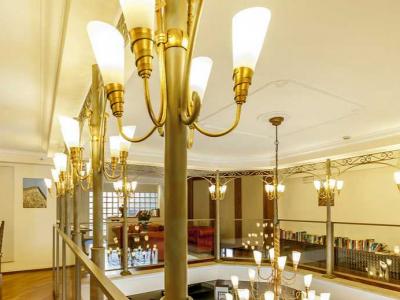 Auditorium al Duomo e Hotel Laurus al Duomo - Moderno centro congressi nel centro di Firenze a pochi passi dalla Stazione di Santa Maria Novella. Contattaci per un preventivo gratuito.