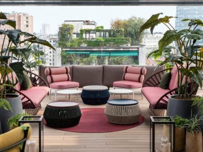 Hyatt Centric Milan Centrale - A pochi passi dalla Stazione Centrale il centro congressi modulare accoglie da 20 a 120 persone, per aperitivi la terrazza con spettacolare vista. Richiedi un preventivo gratuito.