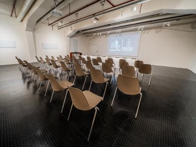 Camperio Business Park - Nel centro di Milano una nuova location in grado di ospitare fino a 80 persone per meeting a platea, mostre ed eventi,  cocktail e cene standing in terrazza.