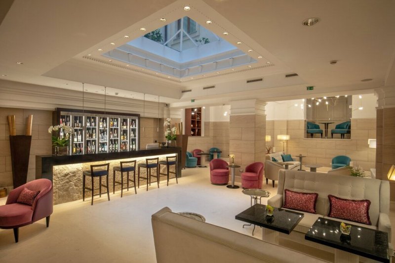 ROSE GARDEN PALACE il bar