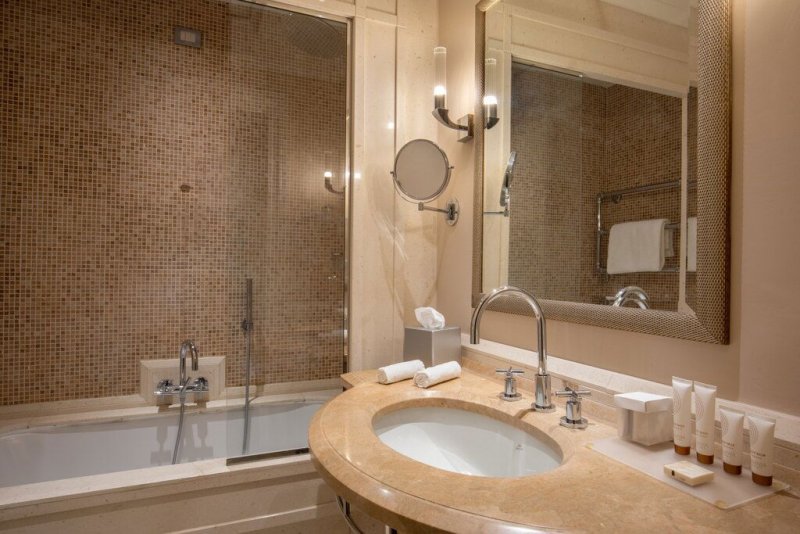 ROSE GARDEN PALACE Camera Superior