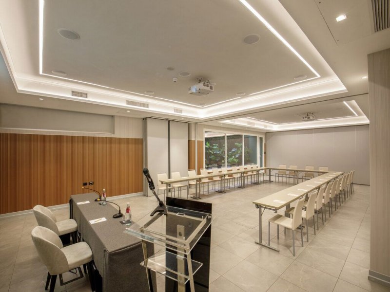 Hotel St.Martin HOTEL ST.MARTIN Sala Aeterna allestita a ferro di cavallo