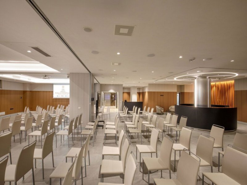 Hotel St.Martin HOTEL ST.MARTIN Sala Agorà allestita a platea