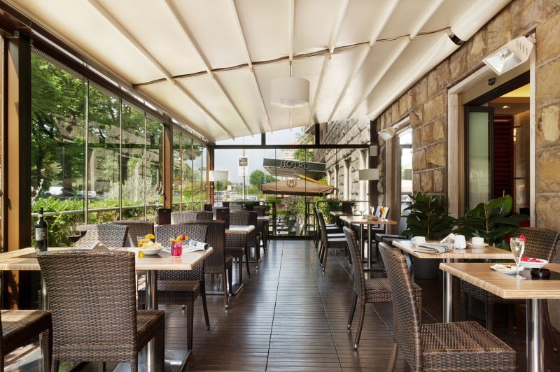 GRAND HOTEL MEDITERRANEO FIRENZE Terrace Bar