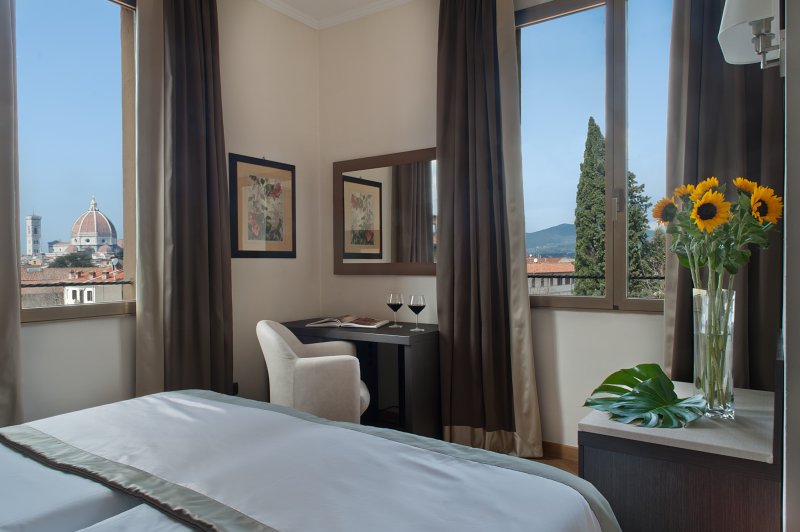 GRAND HOTEL MEDITERRANEO FIRENZE Classic Room - View