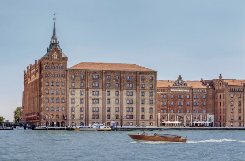 HILTON MOLINO STUCKY 