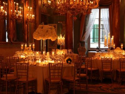 Palazzo Borghese Firenze - Nel centro di Firenze antico Palazzo del 1400 oggi location per meeting, ricevimenti e gala dinner: tutti i saloni, i contatti e i servizi offerti.