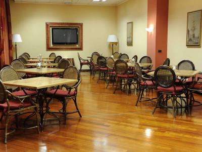 Tower Genova Airport Hotel & Conference Center - Un'area espositiva  modulare di 1.000 mq. in grado di ospitare meeting, eventi e ricevimenti. Scopri le nostre sale e richiedi un preventivo gratuito.